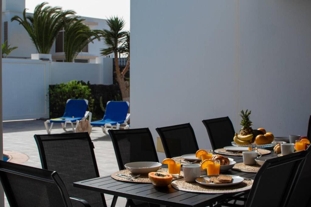 Сasa de vacaciones Casa Marlay Spacious, Heated Pool, Bbq & Fast Wi-fi Only 15 Minutes Walk To Town Playa Blanca (Lanzarote)