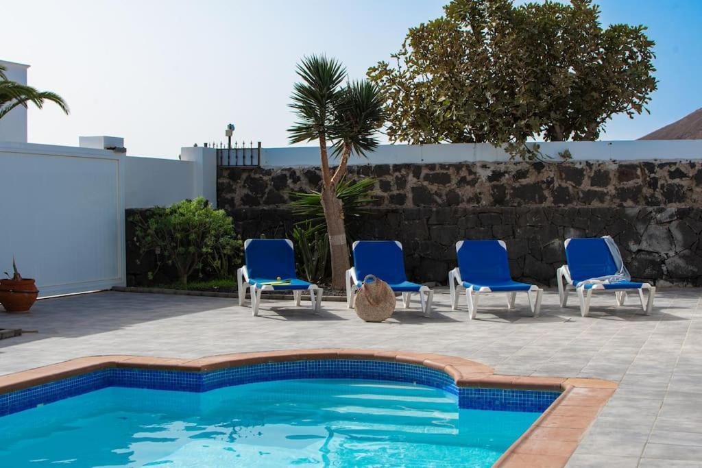 Casa Marlay Spacious, Heated Pool, Bbq & Fast Wi-fi Only 15 Minutes Walk To Town Сasa de vacaciones *