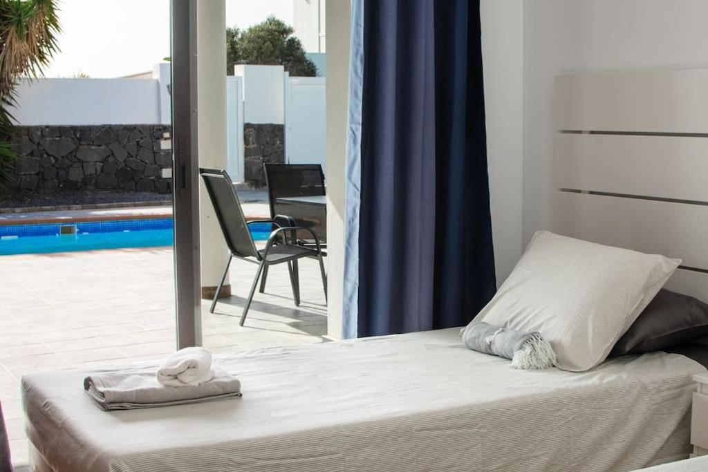 Casa Marlay Spacious, Heated Pool, Bbq & Fast Wi-fi Only 15 Minutes Walk To Town Сasa de vacaciones Playa Blanca (Lanzarote)