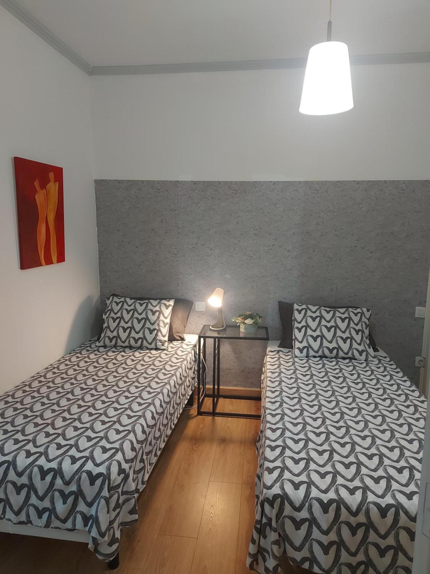 Flat In - Perfect Location Apartment