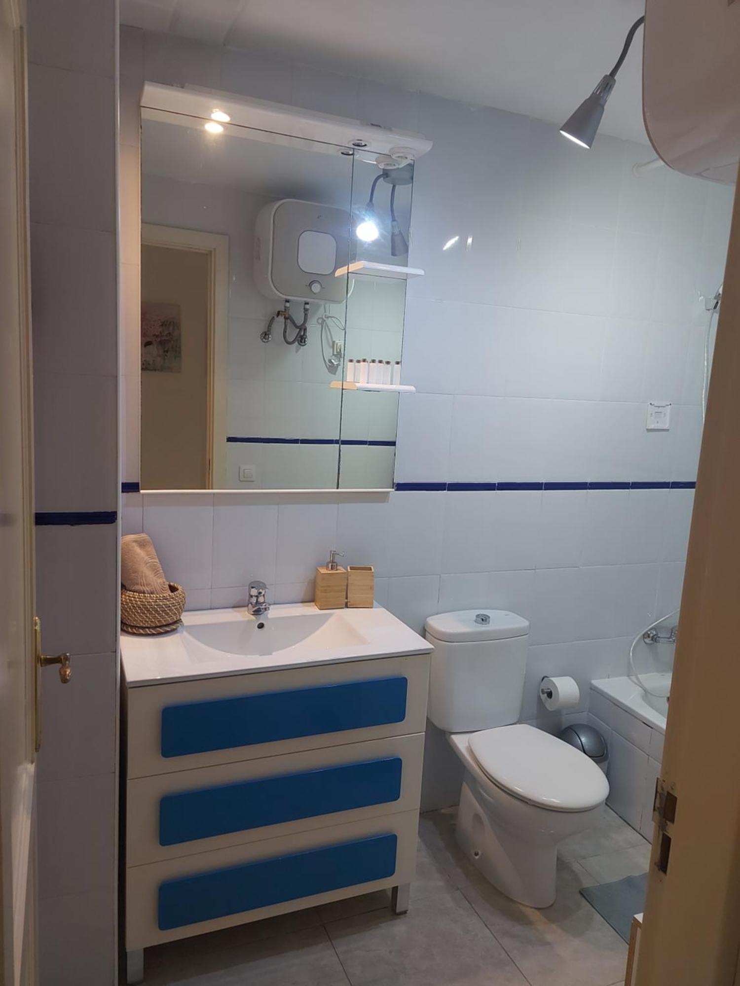 Flat In - Perfect Location Apartment