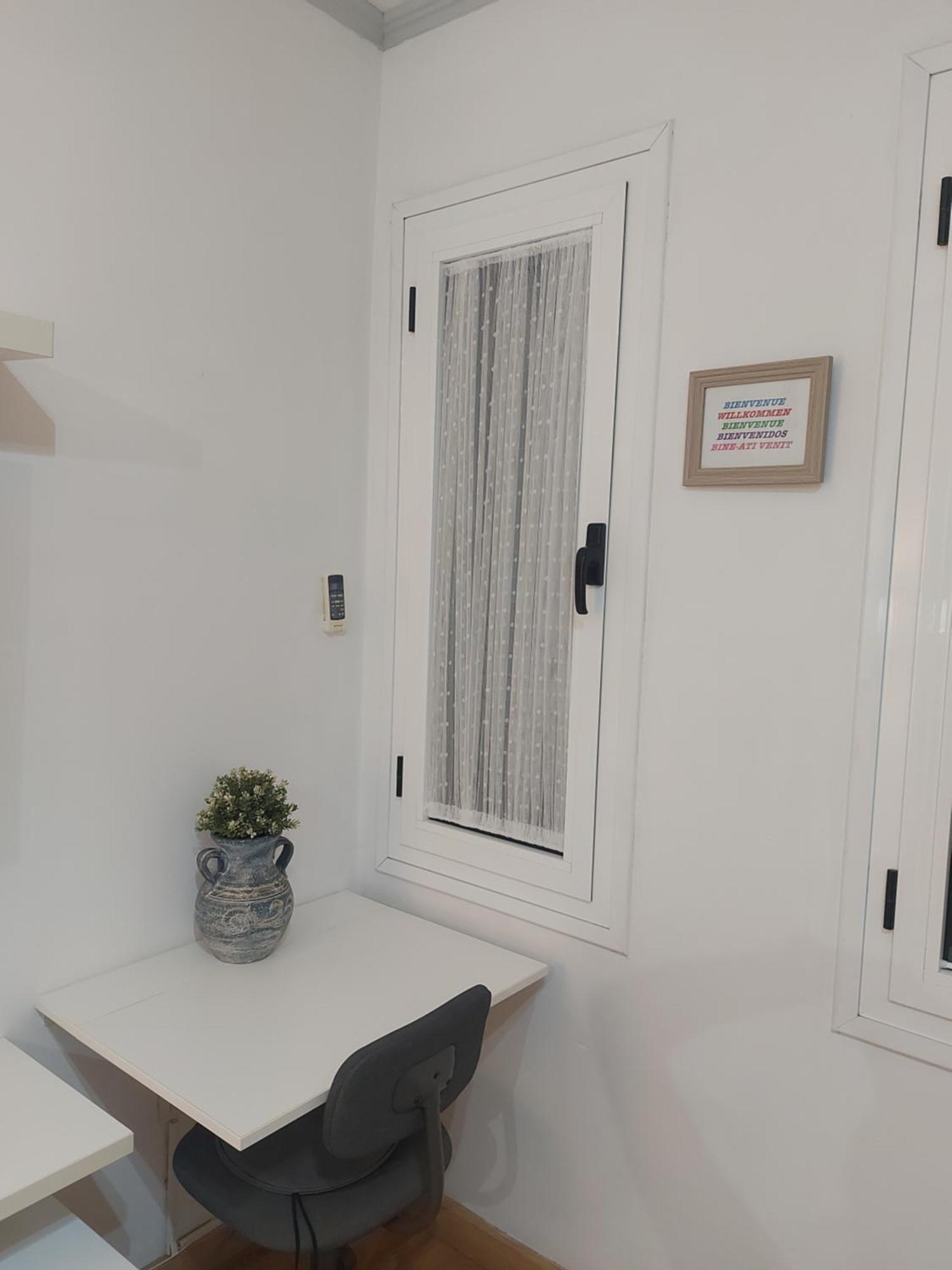 Flat In - Perfect Location Apartment