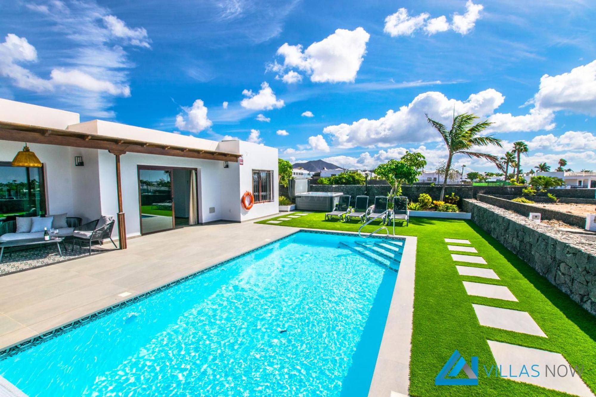 222 - Noches De Luna By Now Ltd Villa Playa Blanca (Lanzarote)