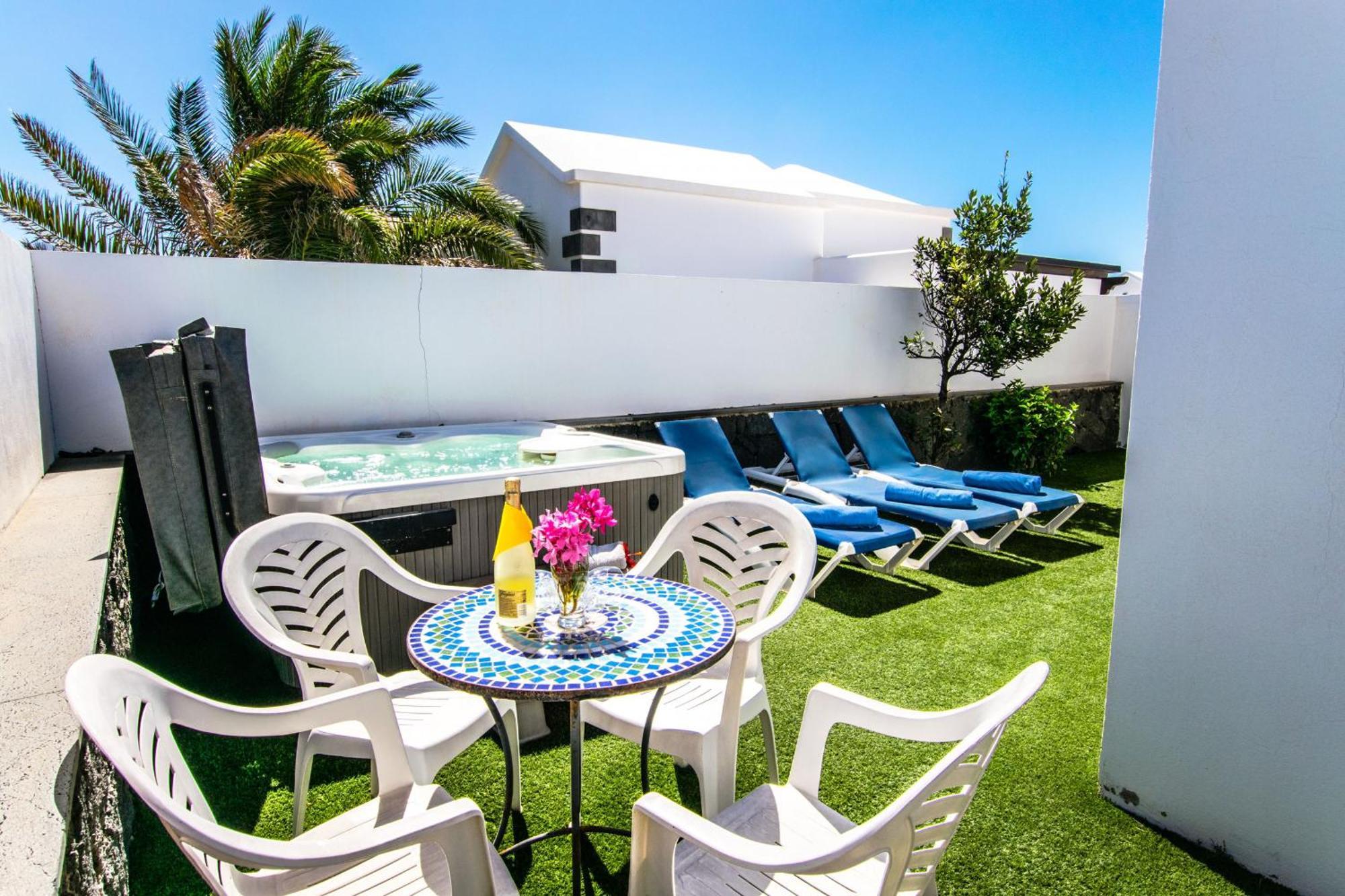 Alegranza - Lh190 By Now Ltd * Playa Blanca (Lanzarote)