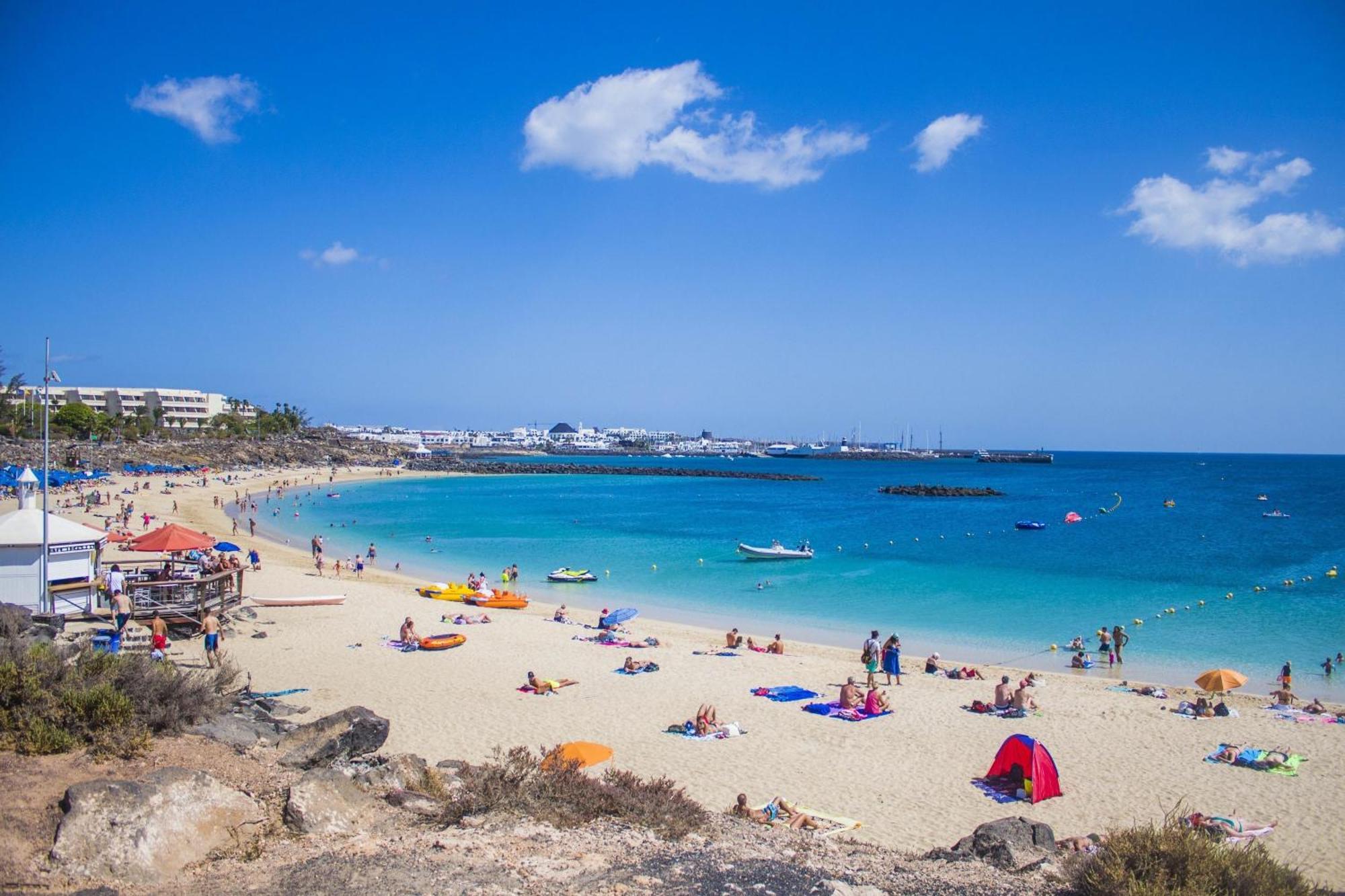 Centrally Located Rupert 3 Bedrooms Private Pool Close To Amenities Puerto Del Carmen Villa