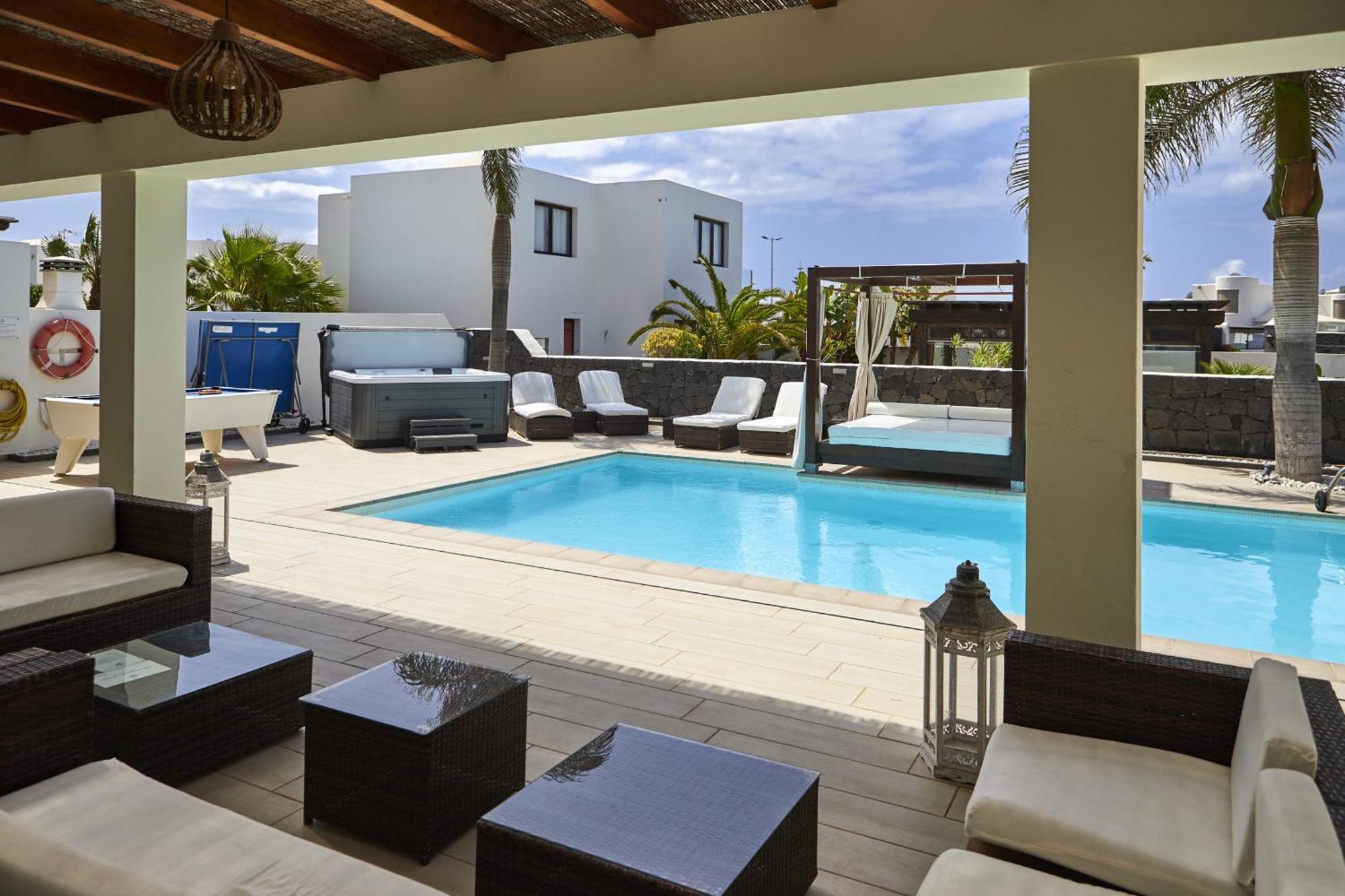 Bella Valen - Lh170 By Now Ltd * Playa Blanca (Lanzarote)