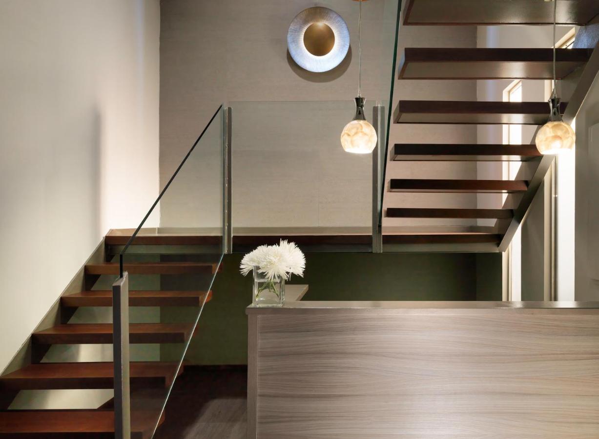 Boutique H10 White - Adults Only Hotel