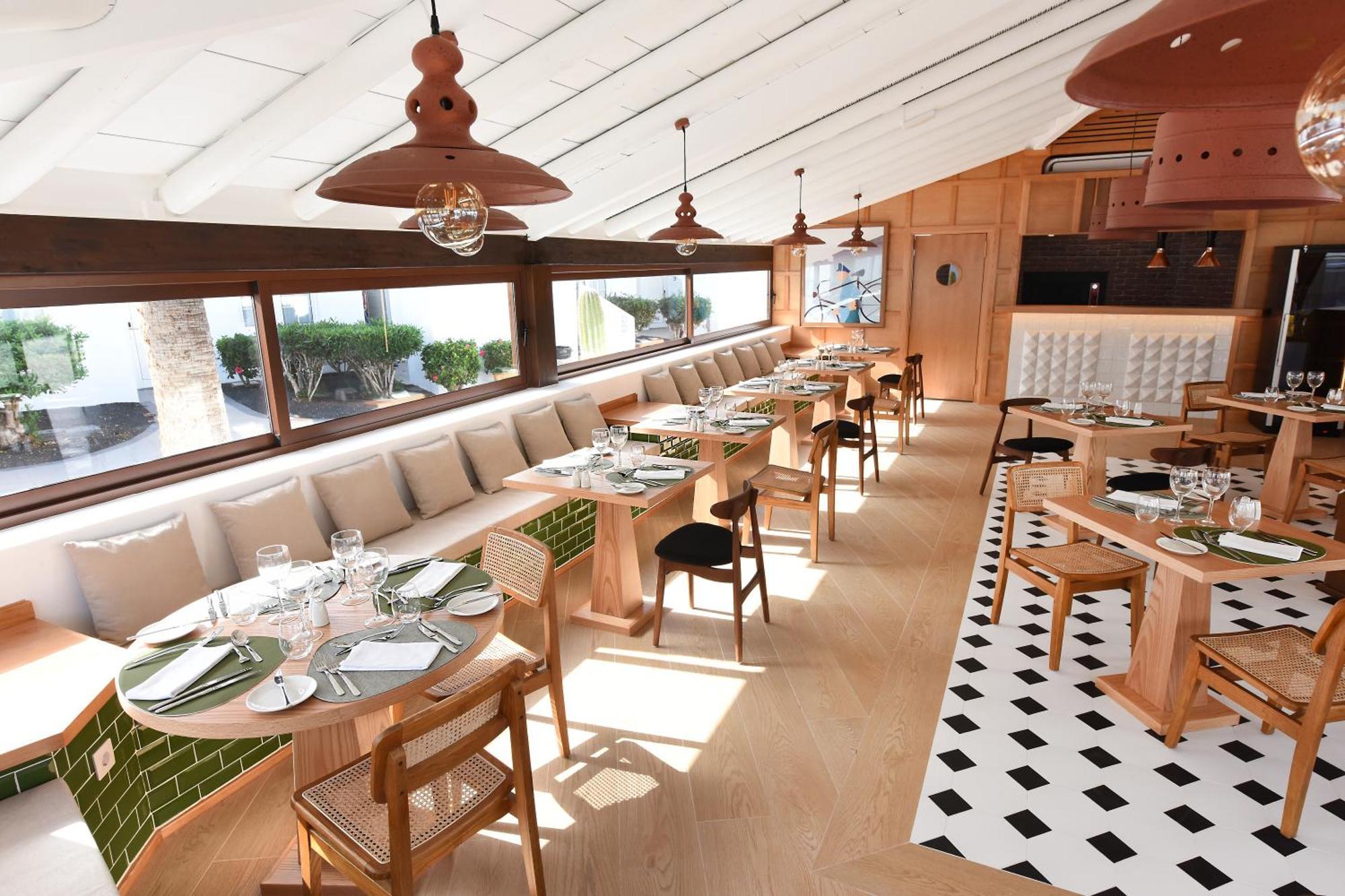 Boutique H10 White - Adults Only Hotel