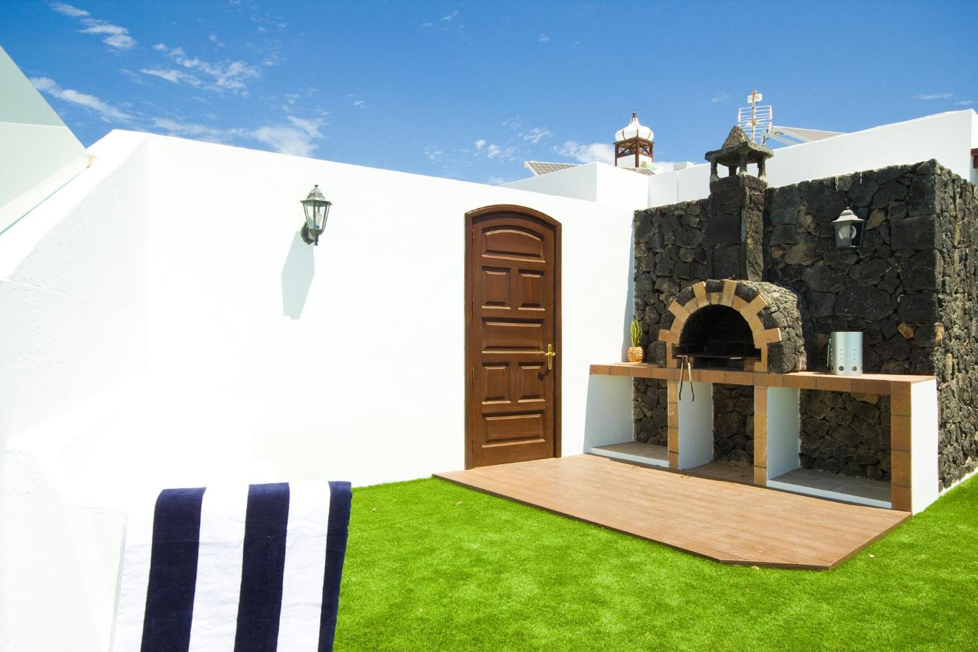 Villa El Golfo - By Az *