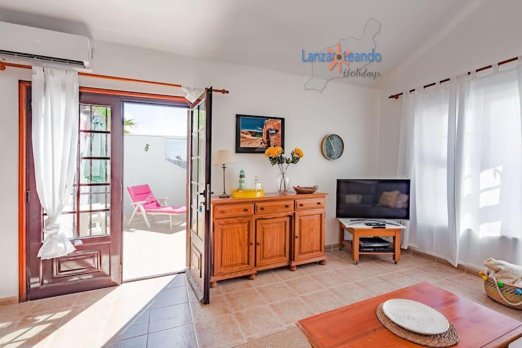 Apartamento Casita El Faro En Playa Bastian Aircon In The Bedrooms Vv