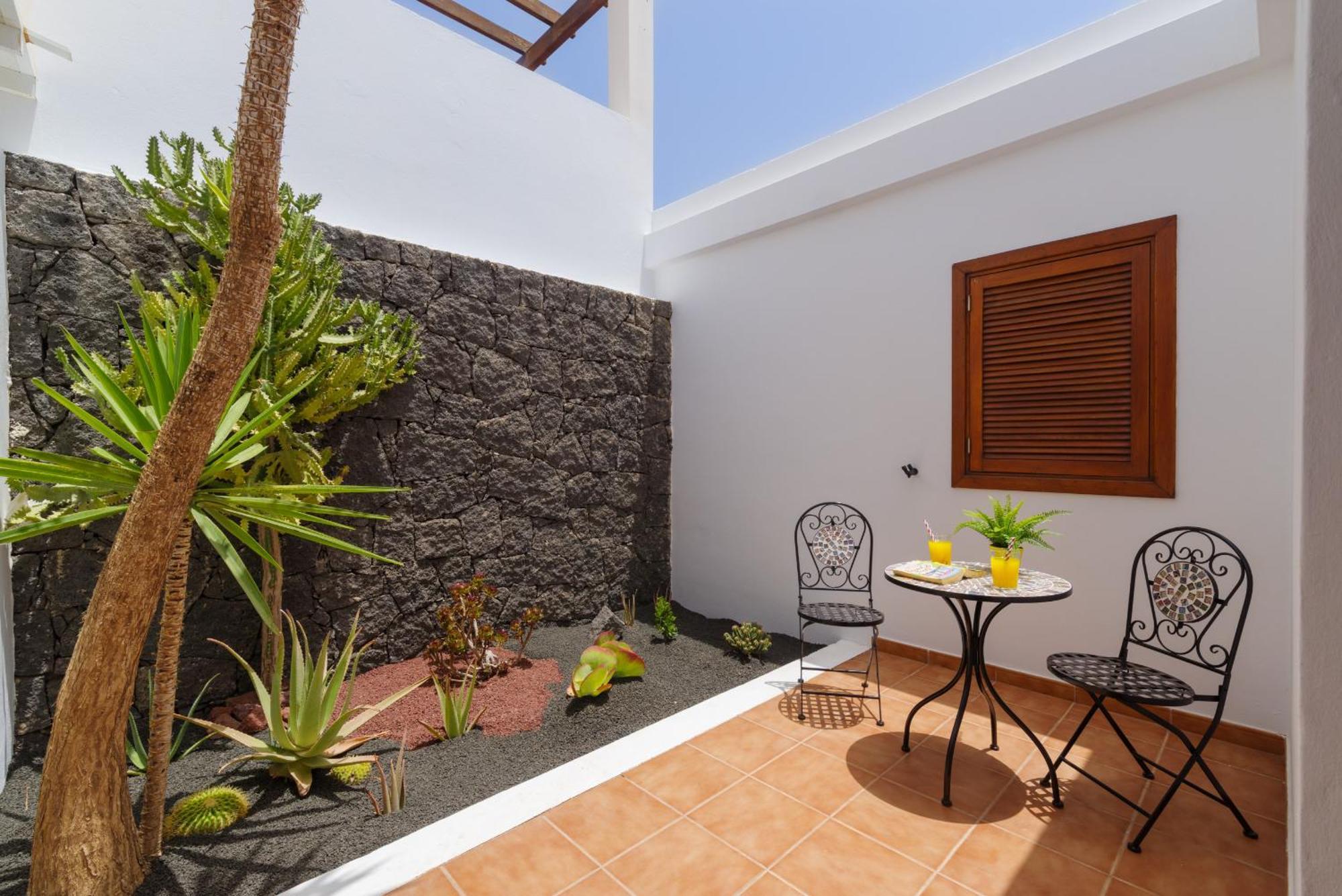 Del Sur 26 By Now Ltd * Playa Blanca (Lanzarote)