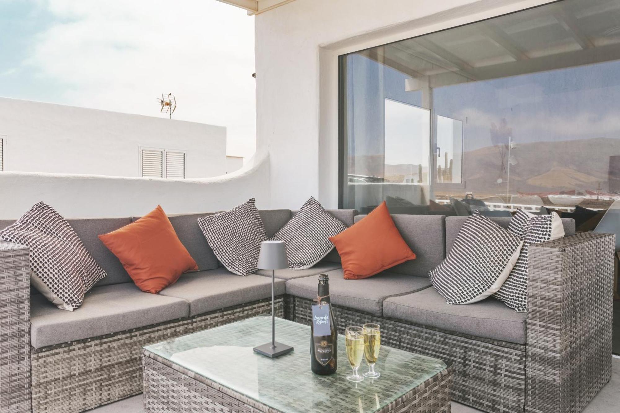 Casita San Juan, Near Beach, Surf, Kite, Hike Holiday home Famara