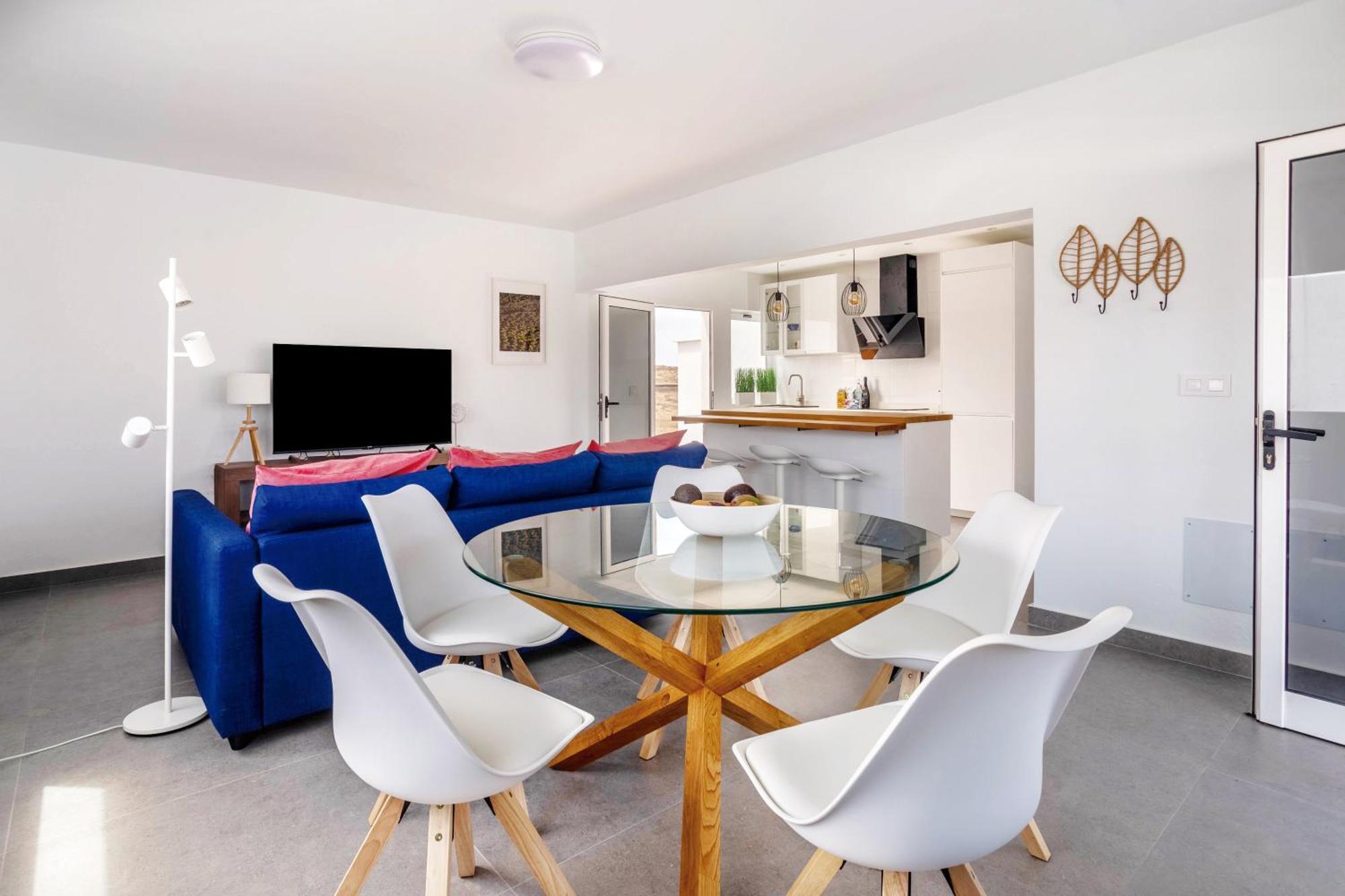 Casita San Juan, Near Beach, Surf, Kite, Hike * Famara