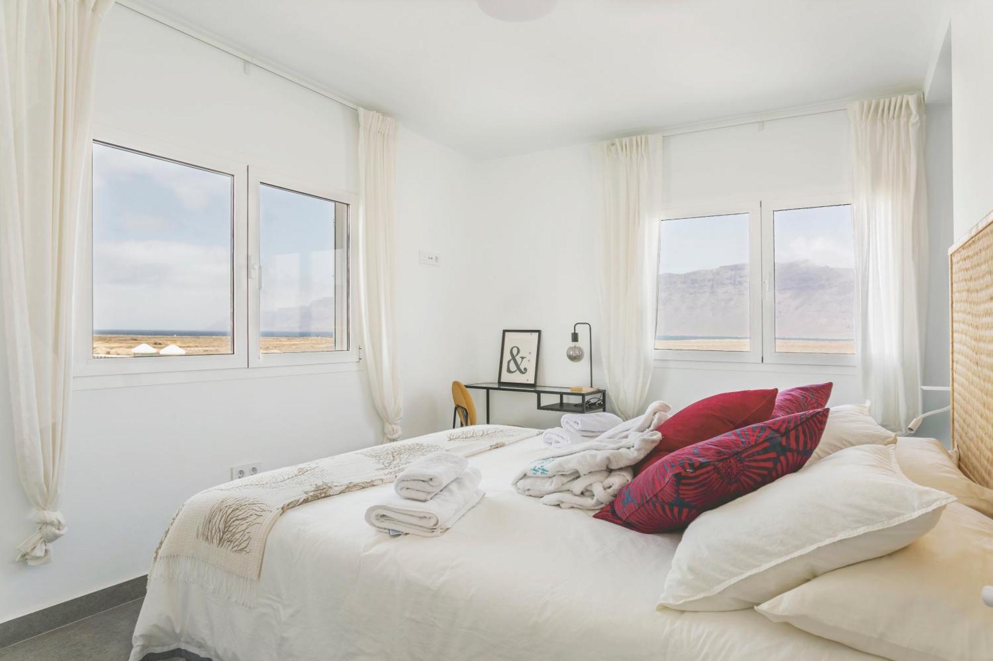 Casita San Juan, Near Beach, Surf, Kite, Hike Holiday home Famara