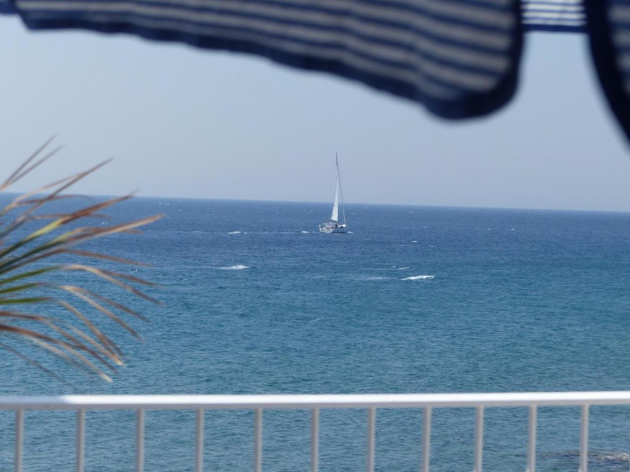 Sea Front Caleton Estudio Apartment Tias