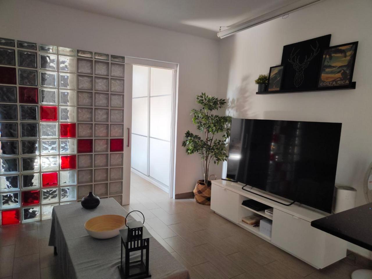 Apartamento Ailana Frente Al Mar Y Con Piscina Costa Teguise