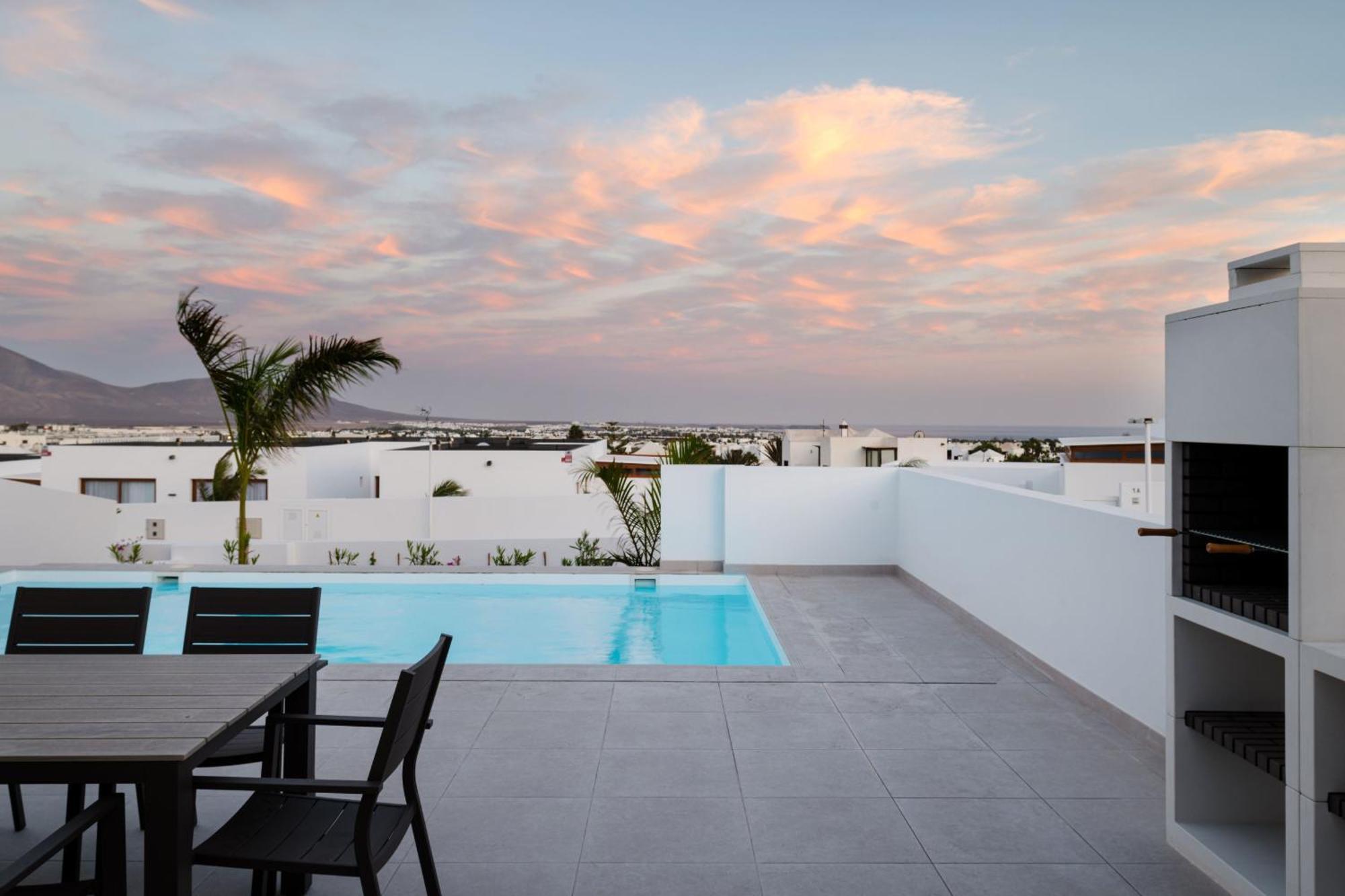 Blanca - Vipvipvillas *