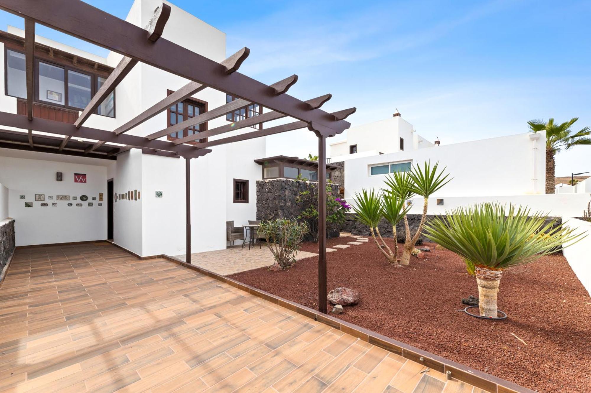 Holiday home Home2book Serene Canary Style House, Garden & Pool *