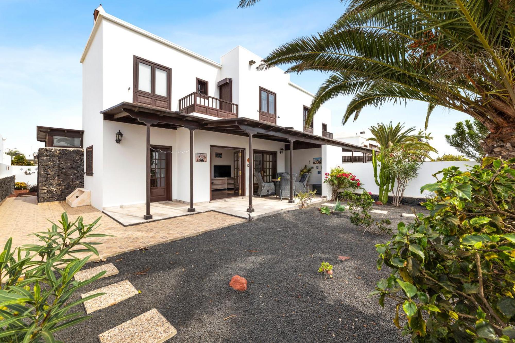 Home2book Serene Canary Style House, Garden & Pool Playa Blanca (Lanzarote)