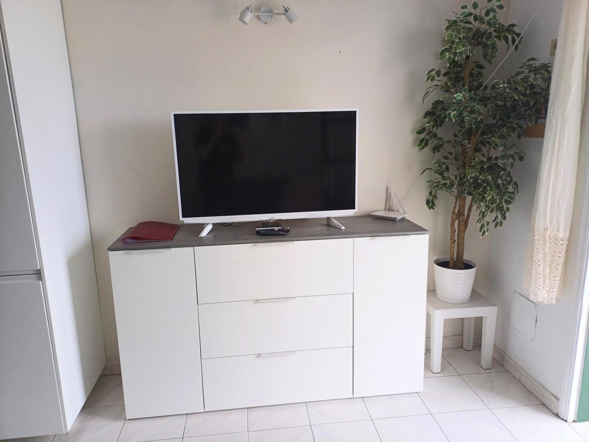 Bright & Spacious With Aircon Apartment *