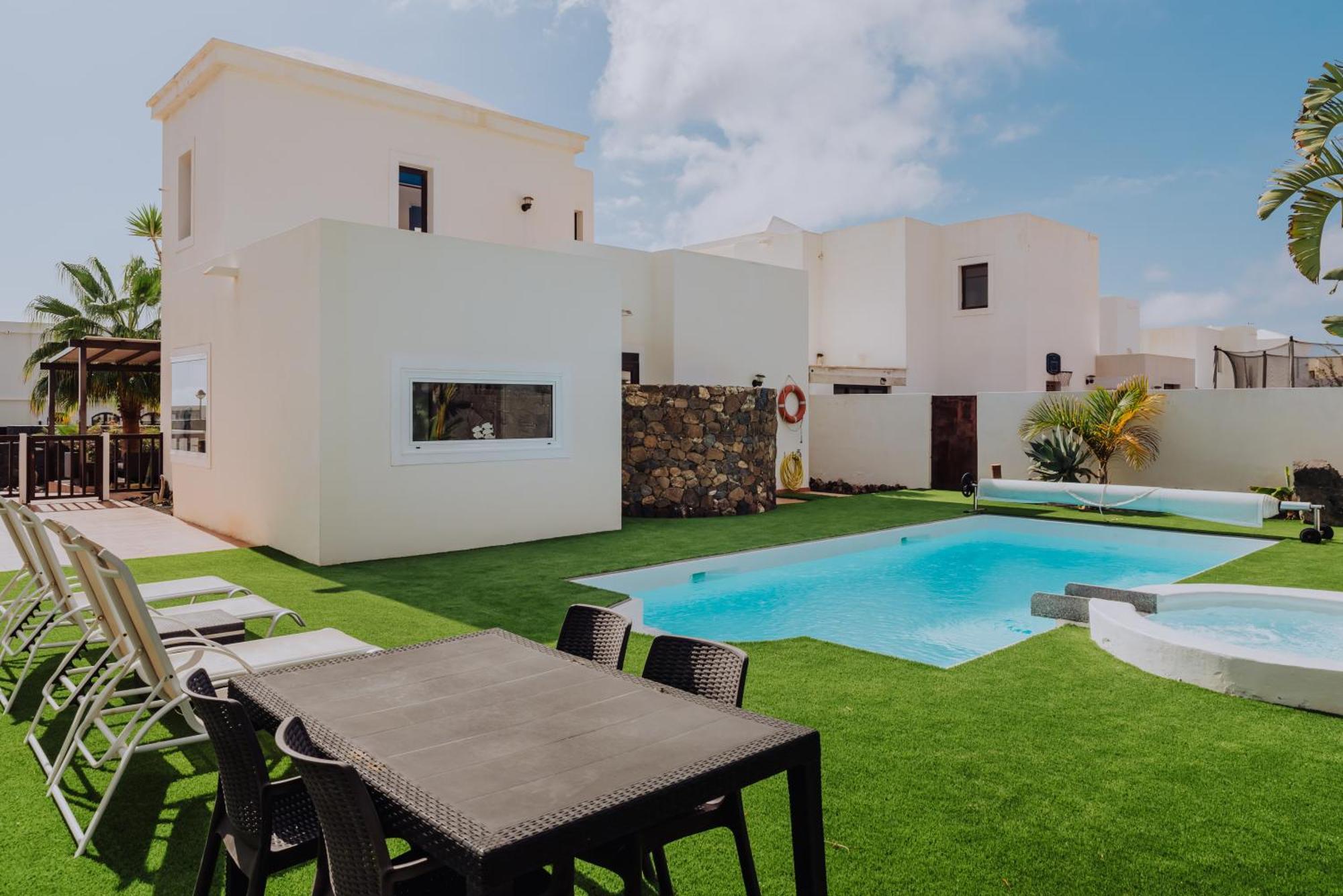 Alba Deluxe & Pool Villa Playa Blanca (Lanzarote)