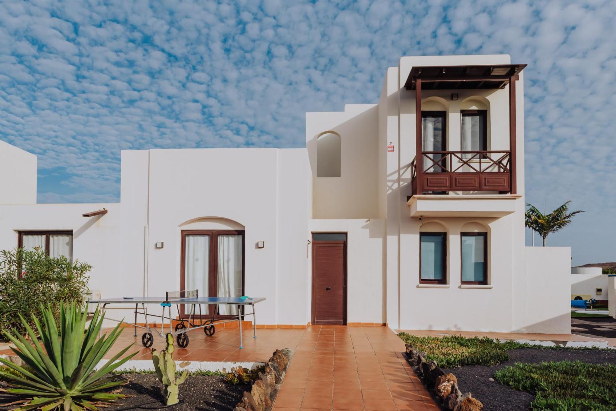 Lanzarote Deluxe & Pool