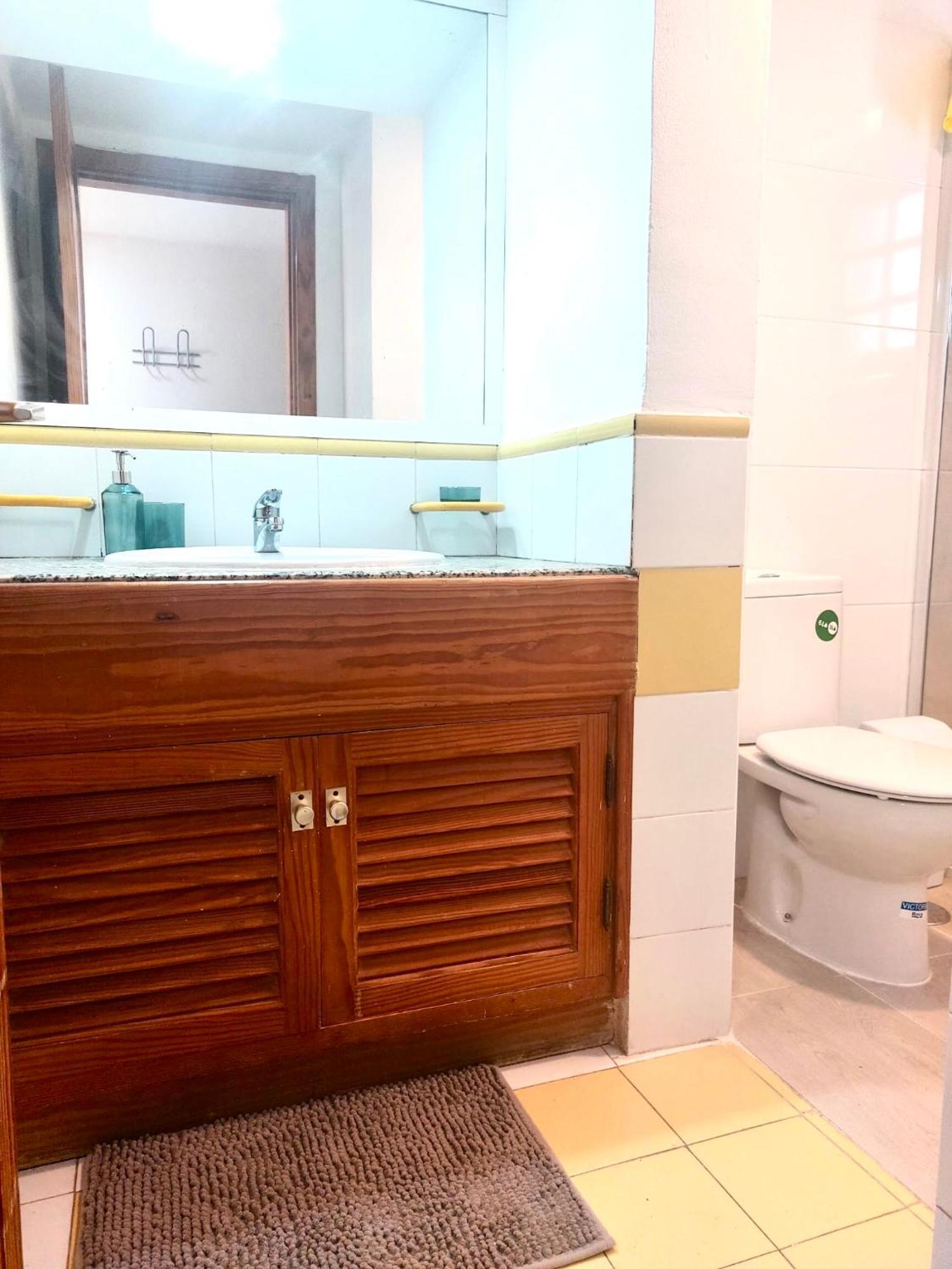 Golden Sun Apartment *