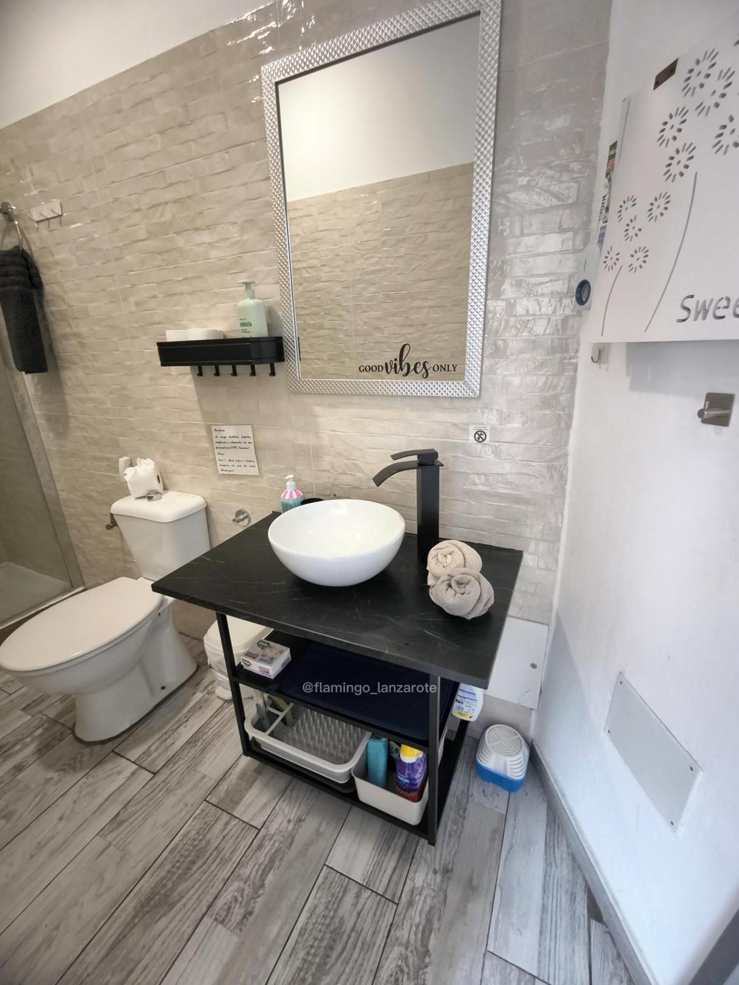 Flamingo, Entrada Privada Y Baño Privado En By Flamingo House Apartamento