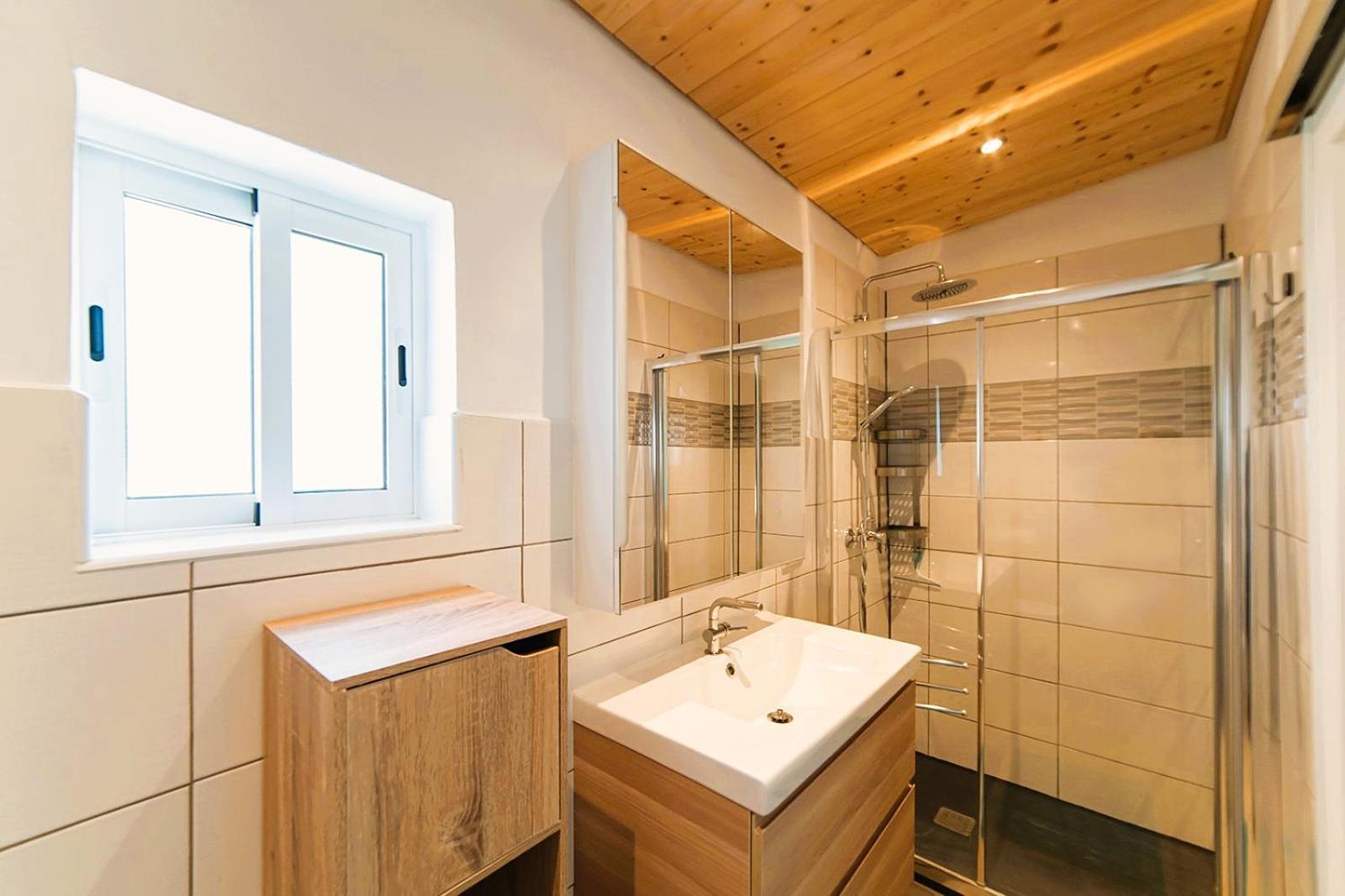 Tiny House Madora - Sea View - Amazing Garden - Quiet Location - Bodegas & Hiking Trails Nearby Apartment