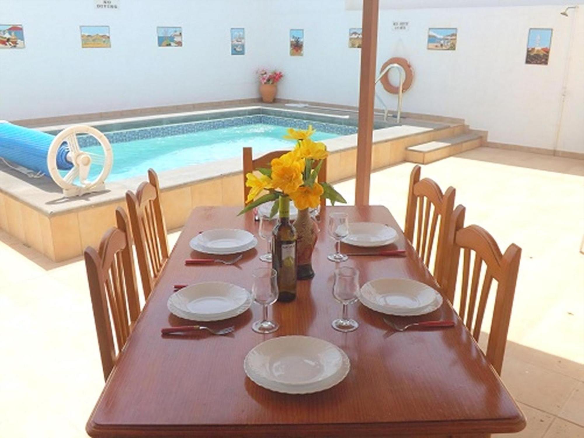 Centrally Located Rupert 3 Bedrooms Private Pool Close To Amenities Puerto Del Carmen Villa *