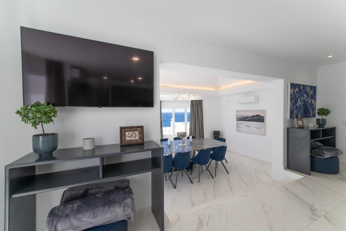 Casa Leon, Exceptional 6 Bed * Puerto del Carmen (Lanzarote)