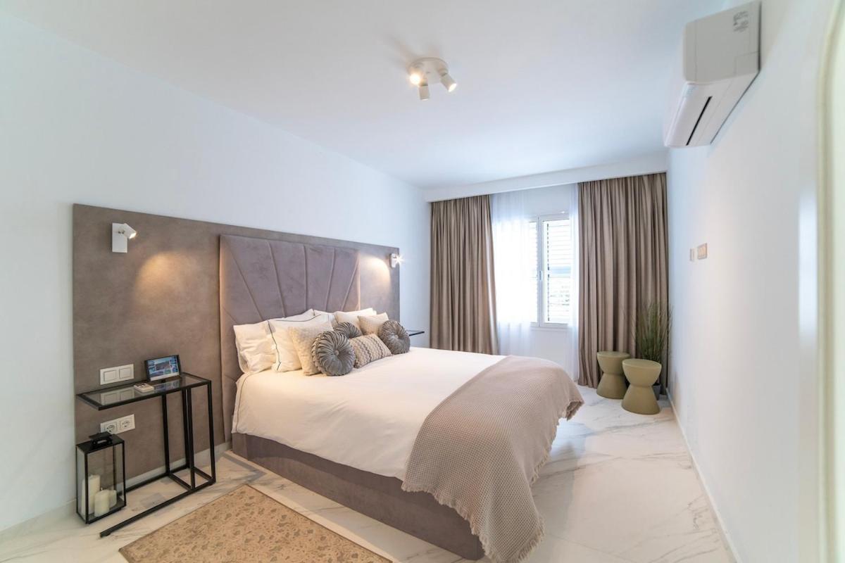 Casa Leon, Exceptional 6 Bed Puerto del Carmen (Lanzarote)