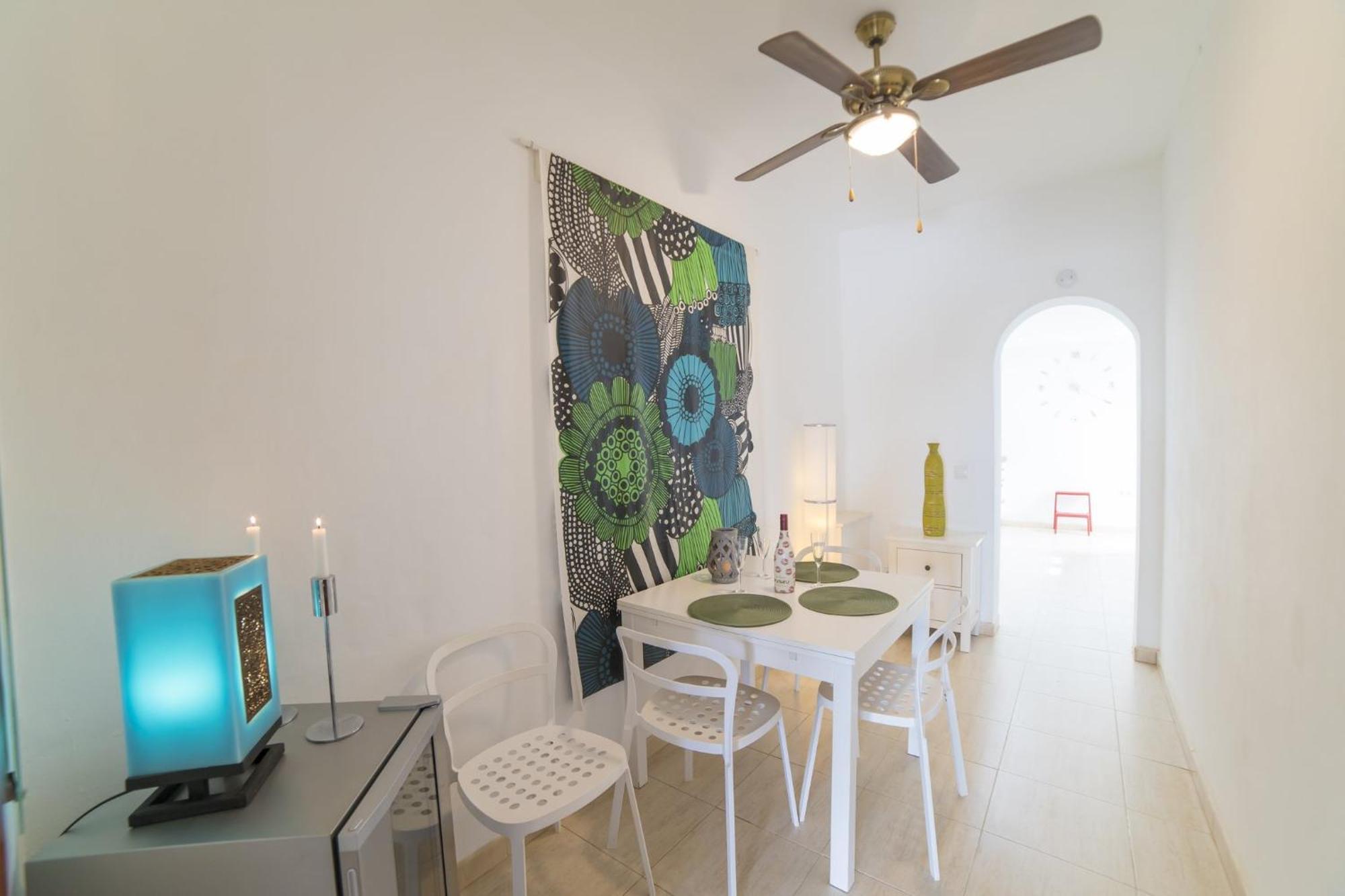 Extraordinary 3 Bedrooms Naraku Spacious Sun Terrace Outdoor Pool, Hot Tub And Bbq Villa Playa Blanca (Lanzarote)