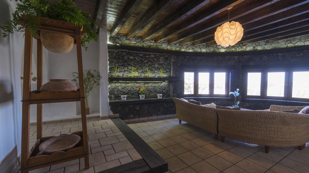 With Amazing Views, Jacuzzi And Private Pool Holiday home San Bartolome (Las Palmas)
