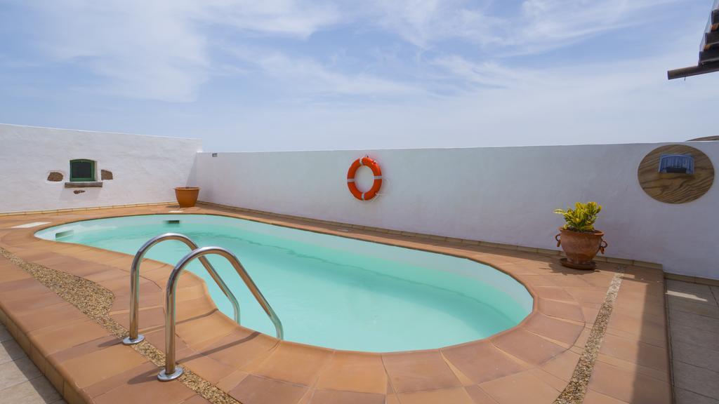 With Amazing Views, Jacuzzi And Private Pool Holiday home