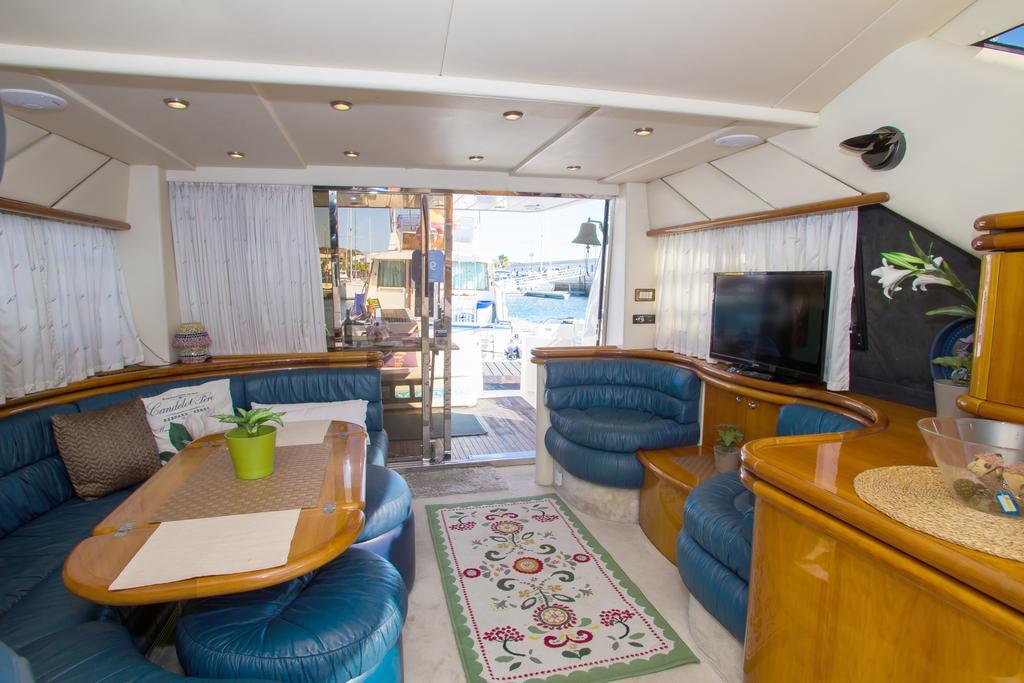 Lanzarote Yacht *