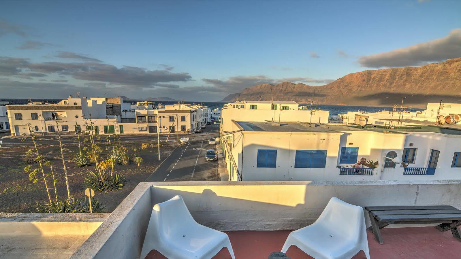 Hostel Red Star Surf & Yoga Camp Lanzarote