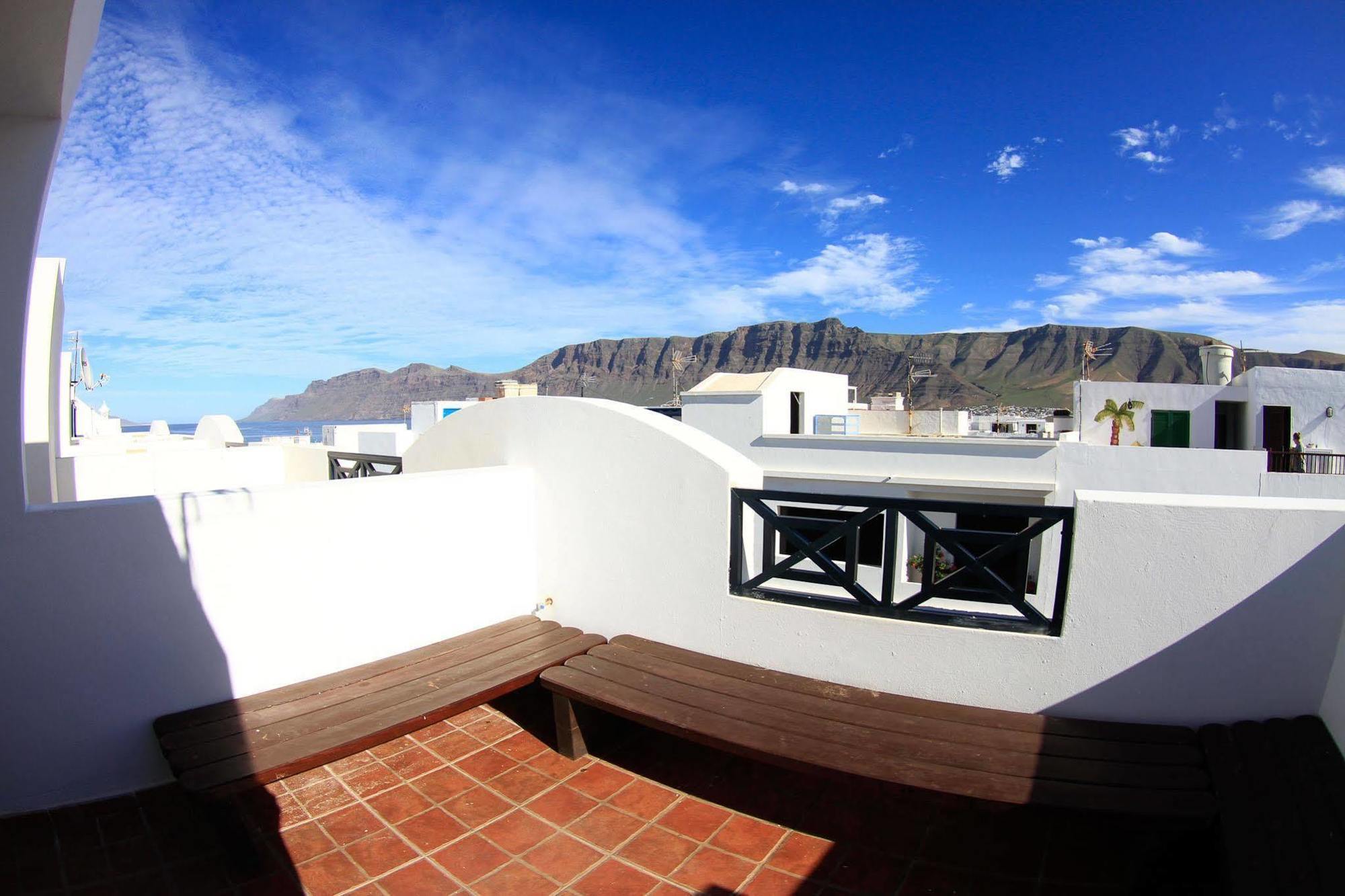 Red Star Surf & Yoga Camp Lanzarote Hostel