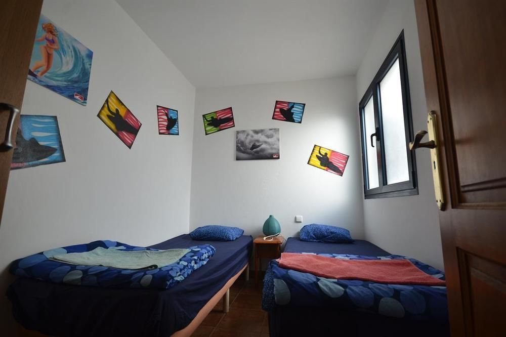 Red Star Surf & Yoga Camp Lanzarote Hostel *