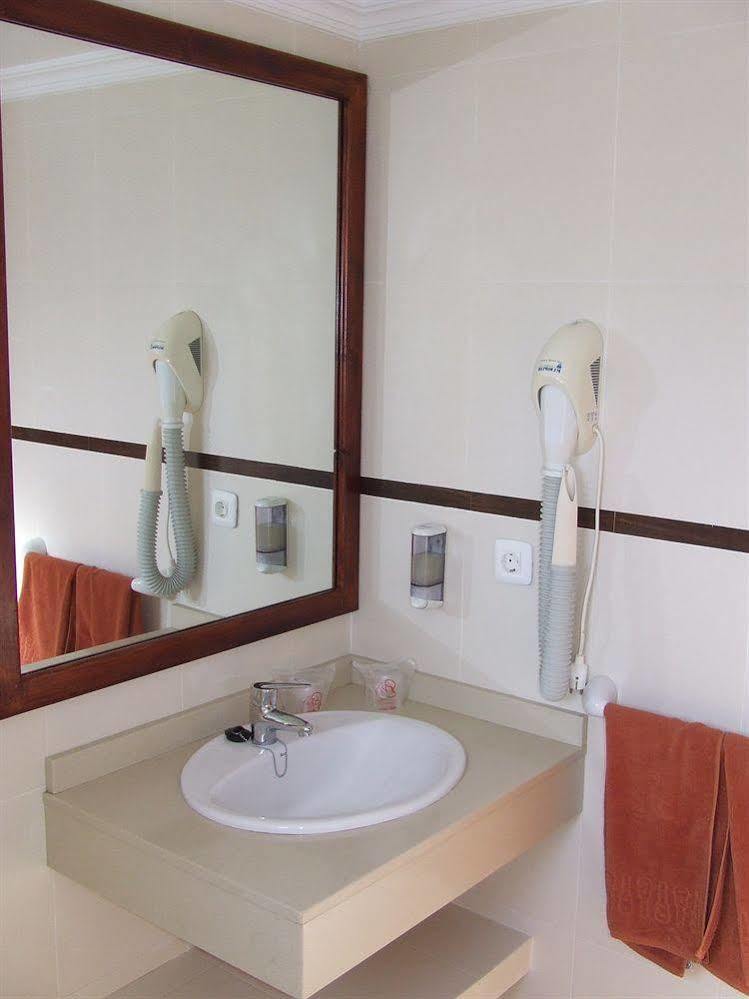 Playa Limones Hotel 3*