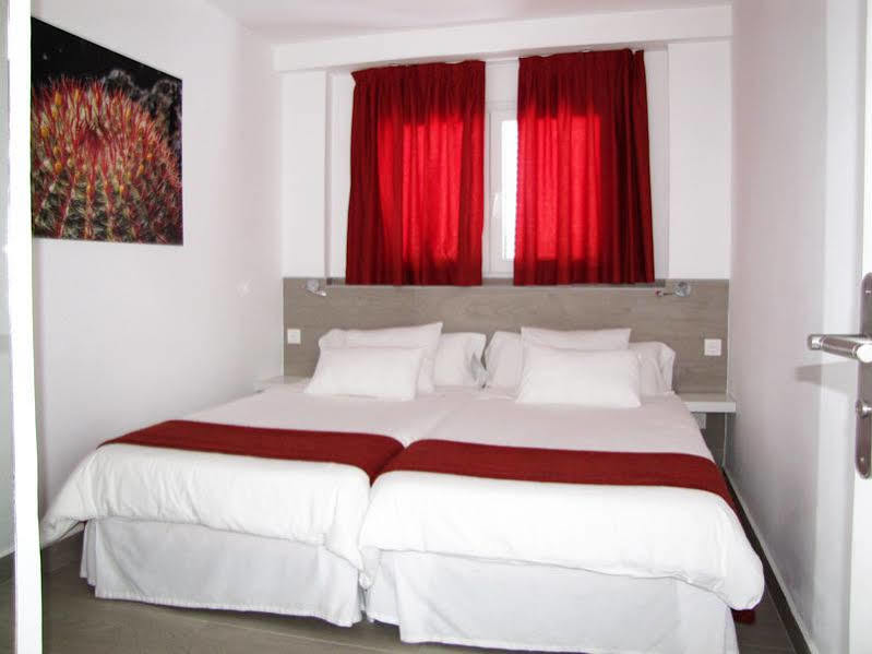 Hotel Playa Limones 3*