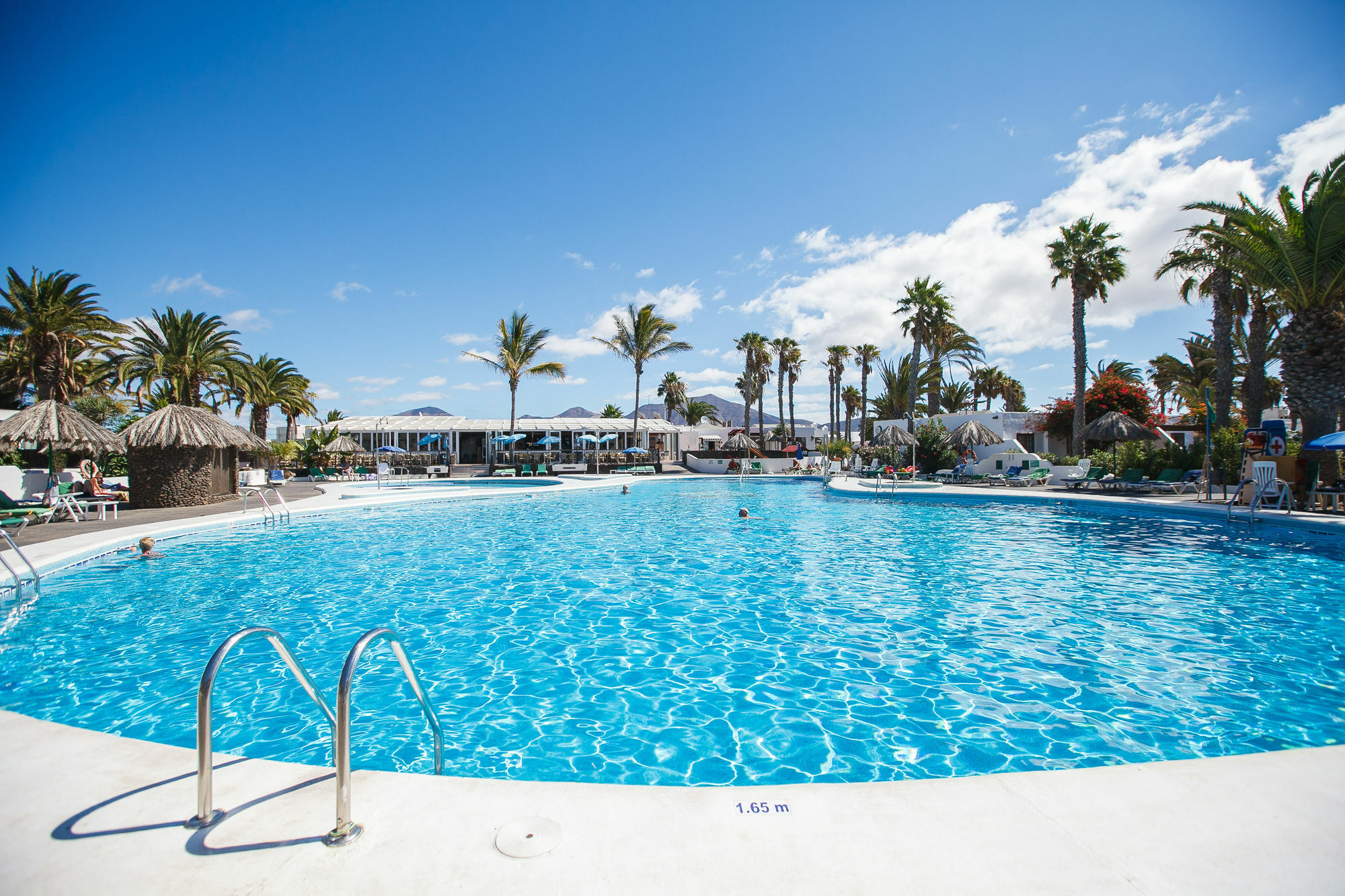 Ona Brisas Apartahotel 4*