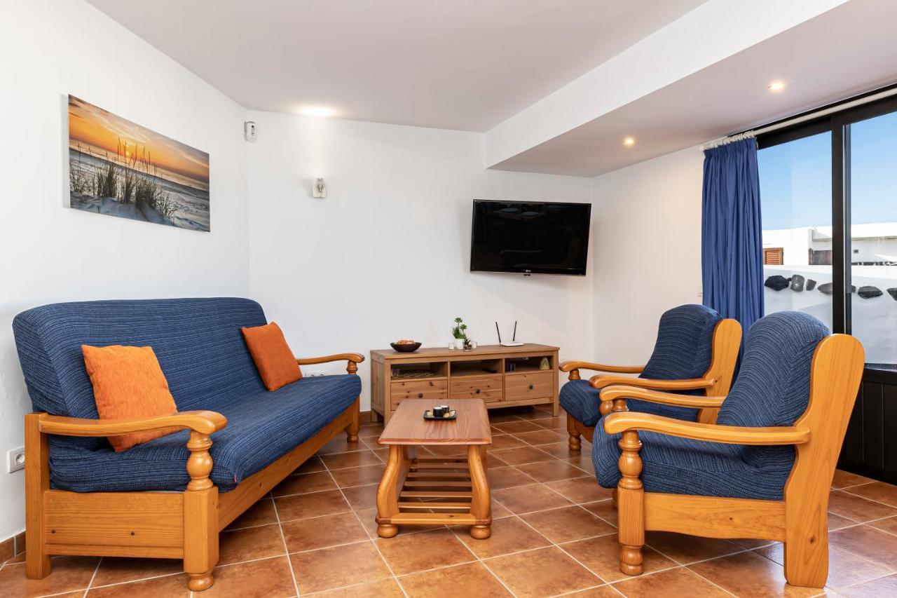 House 12 * Famara