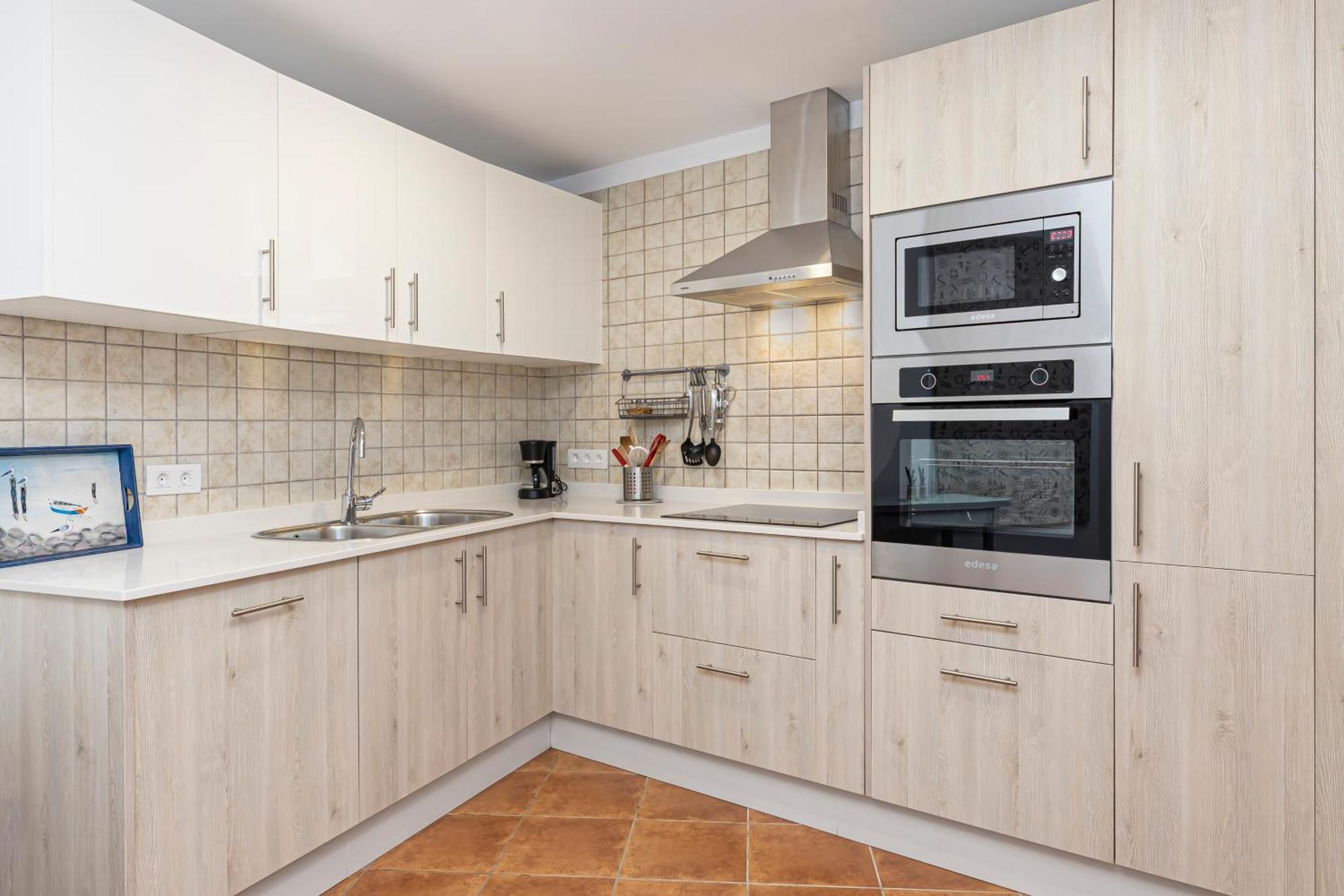 House 12 * Famara